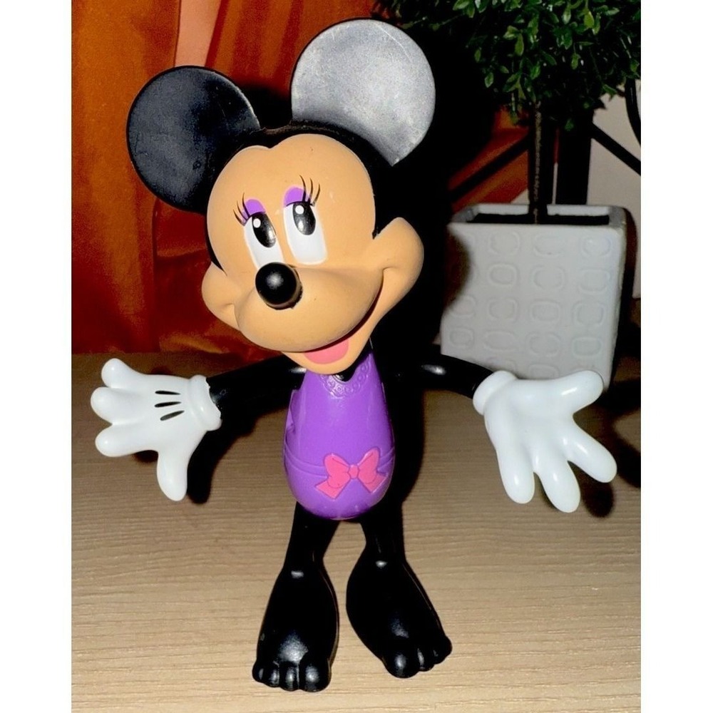 Disney Minnie Mouse Snap and Play Figure 3602WC